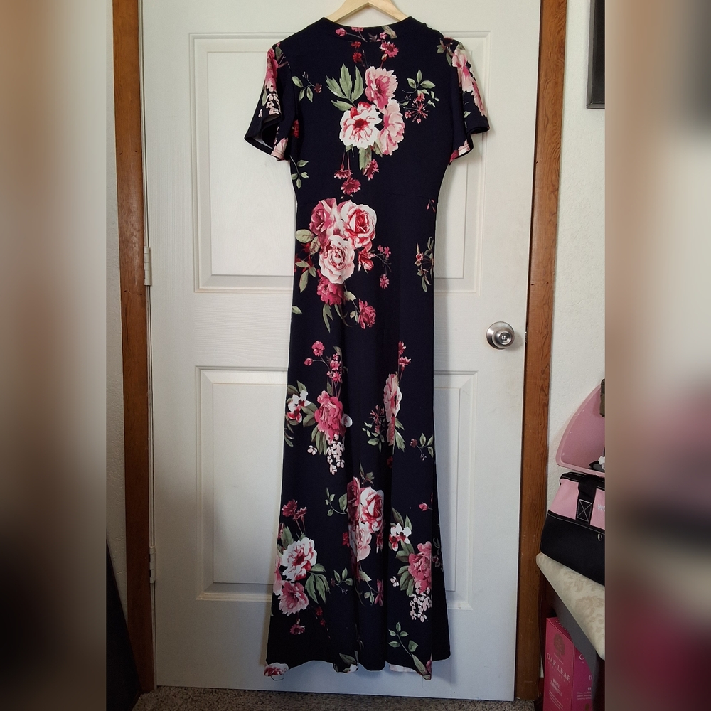 Dress - Picture 2 of 4